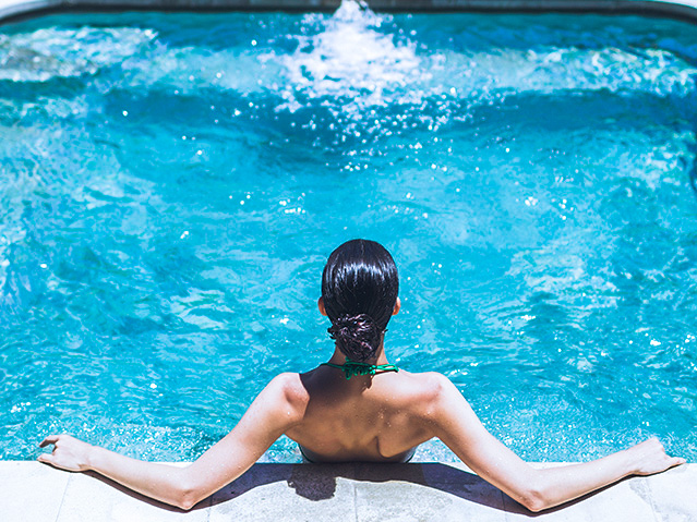 piscine avec bain à remous en aveyron