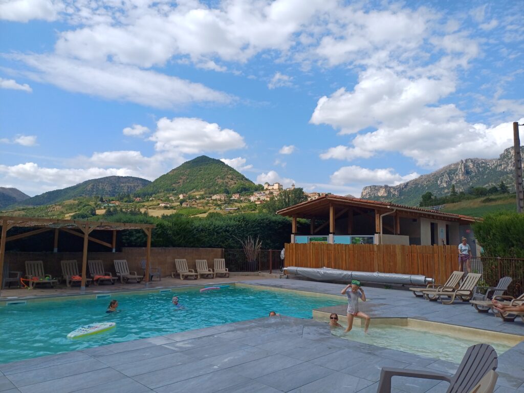 camping taranis piscine gorges du tarn millau